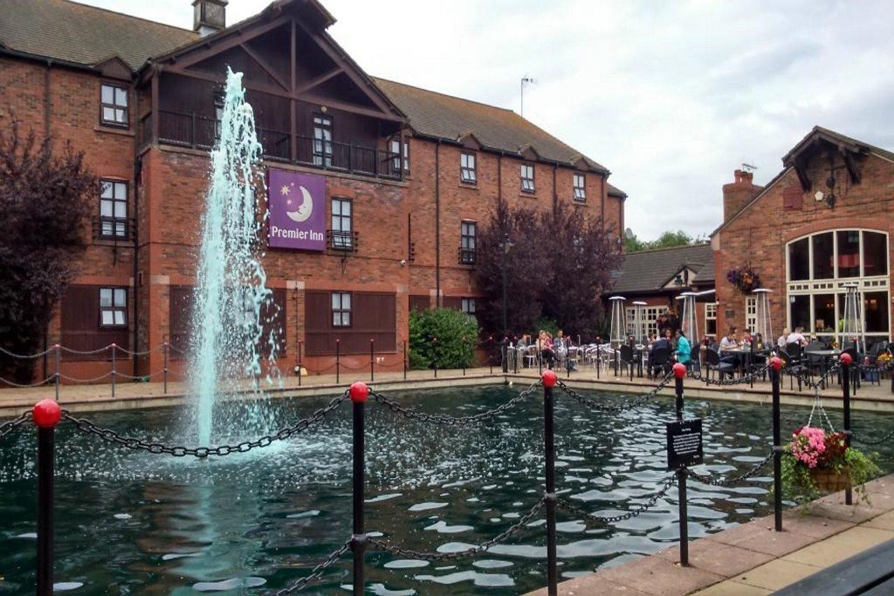 Premier Inn Milton Keynes South West Exterior foto